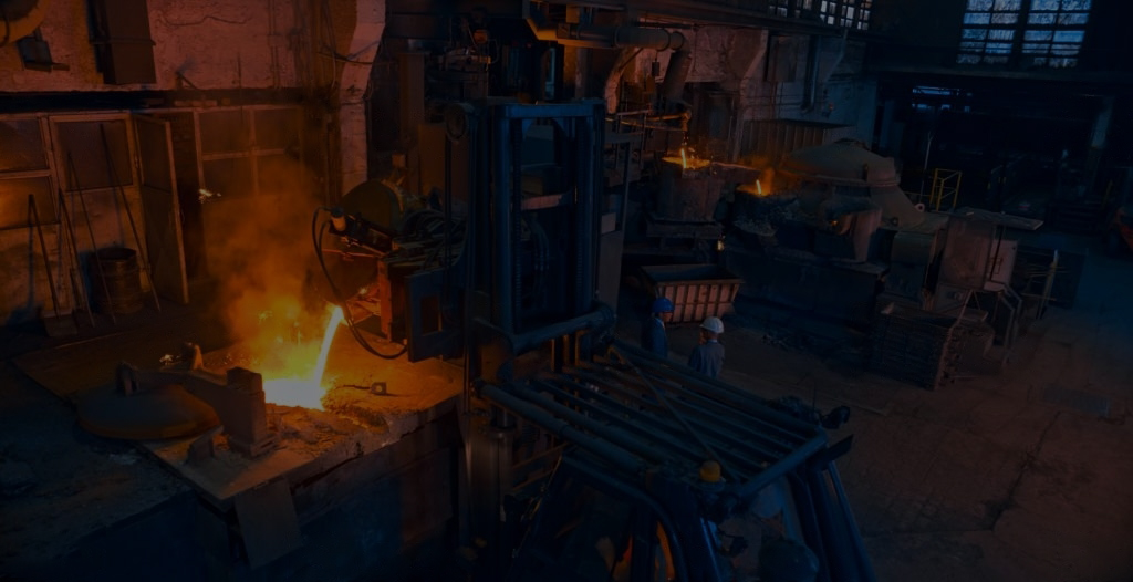 Molten metal pouring in foundry